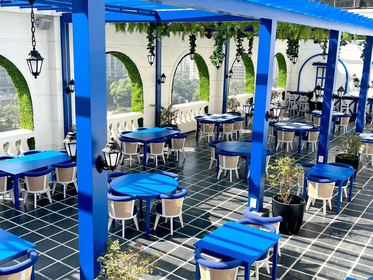 Planet Hollywood Thane Exterior foto