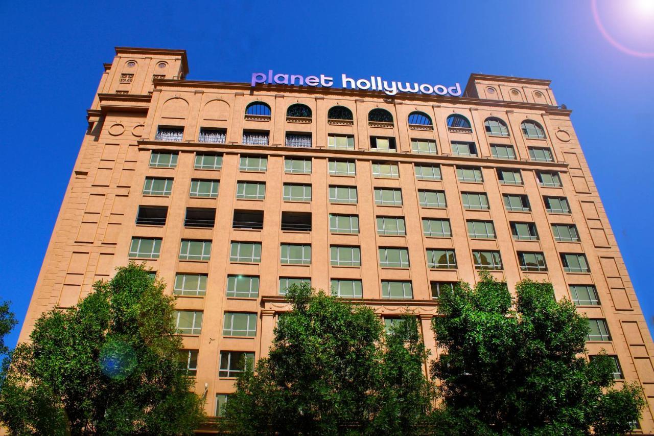 Planet Hollywood Thane Exterior foto